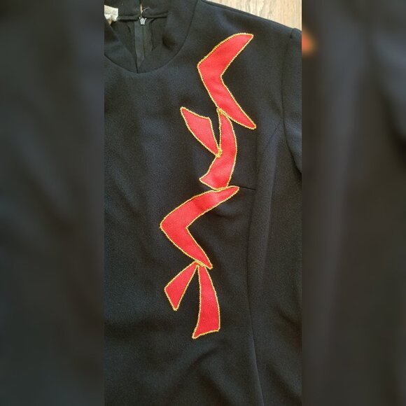 1970s Black Maxi Dress with Asian Inspired Graphics - Picture 7 of 9